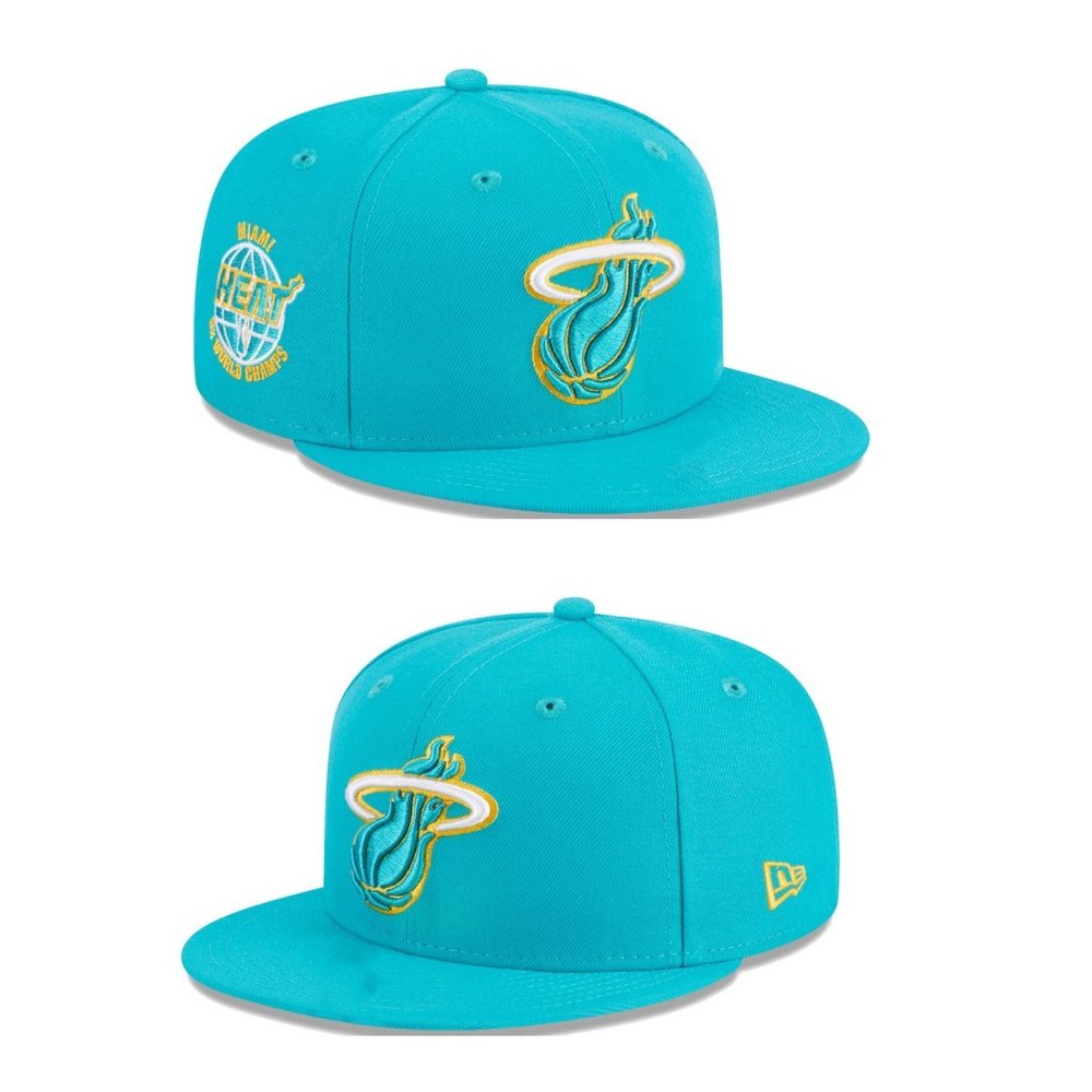 miami_heat_snapback_hat_v28u8xd2f3mr